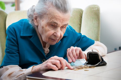 Подмосковные пенсионеры старше 80 лет не будут платить взносы на капремонт
