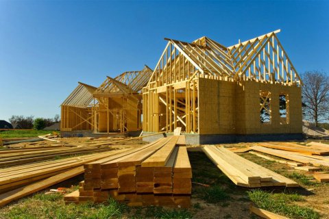 Программа «Дальневосточный гектар» поможет развитию рынка деревянного домостроения