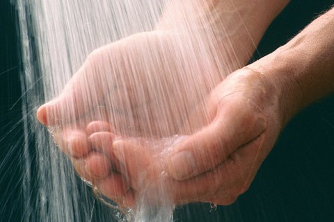 Роспотребнадзор предлагает понизить температуру воды в кранах потребителей