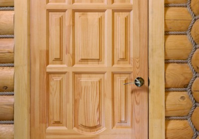 Двери межкомнатные филенчатые из массива