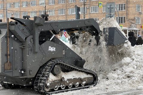 Тракторный завод ДСТ-УРАЛ представил инновационную беспилотную спецтехнику для уборки снега