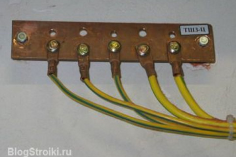 Должна ли быть в обычном частном индивидуальном доме шина заземления? Как её правильно выполнить?