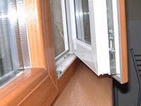 окно пвх 1400*1400 ламинированное снаружи махагон