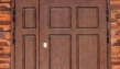 Дверь входная металлическая в кирпичный коттедж