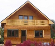 деревянный дом с отделкой (блок-хаус) 8х10