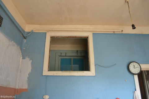 Горгаз требует восстановить окно между кухней и ванной комнатой