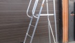 Лестница-площадка алюминиевая фиксированной высоты (складная) с поручнями ЛПФВ