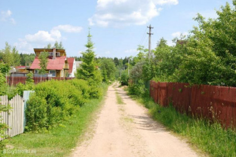 Медведев о дачниках: все дачные поселки станут «некоммерческими товариществами»