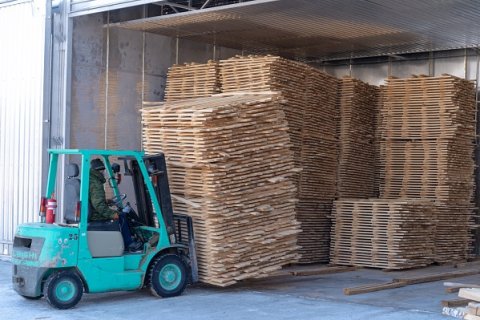 Резидент СПВ открыл деревоперерабатывающую фабрику в Приморье