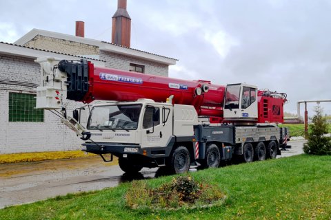 ГАКЗ выпустил автокран-вездеход грузоподъемностью 100 тонн
