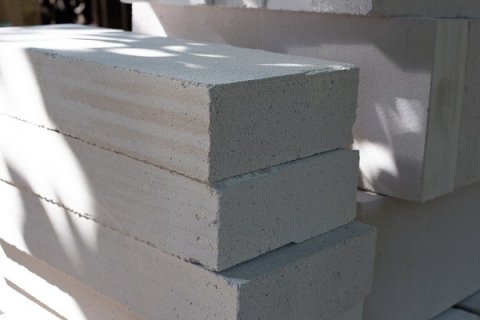 Результаты научно-исследовательских работ и уточнённые методы расчета оптимизируют проектирование конструкций из ячеистых бетонов