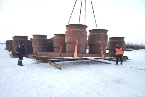 На строительстве Ленского моста в Якутии впервые будут применять наплавные коффердамы