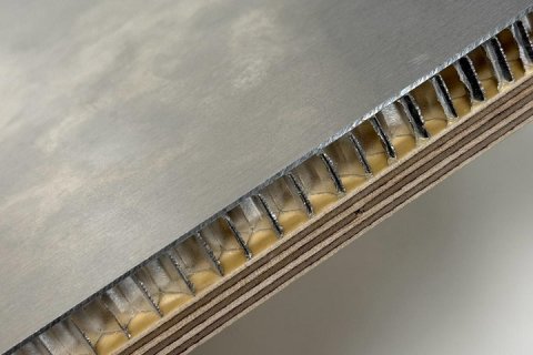 «Свеза» запатентовала сэндвич-панели на основе фанеры и алюминия для транспорта