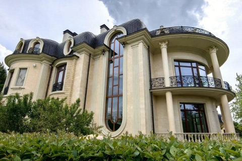 Время покупать недвижимость: частные дома в Подмосковье и Краснодарском крае упали в цене