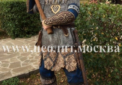 Парковая фигура Викинг с топором 175 см из стеклопластика