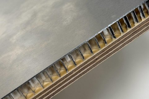 «Свеза» запустила производство запатентованных композитных полов для транспорта в Санкт-Петербурге