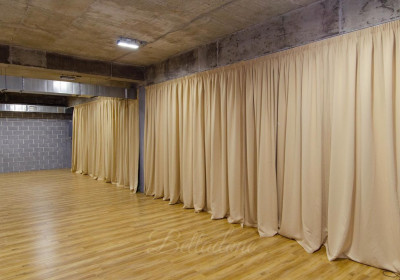Текстильные разделительные шторы для спортивных , танцевальных залов
