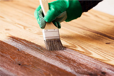 Окраска деревянного дома: тонкости, о которых молчат инструкции