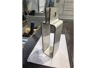 Замкнутые кронштейны металлические производства завода СТиВ